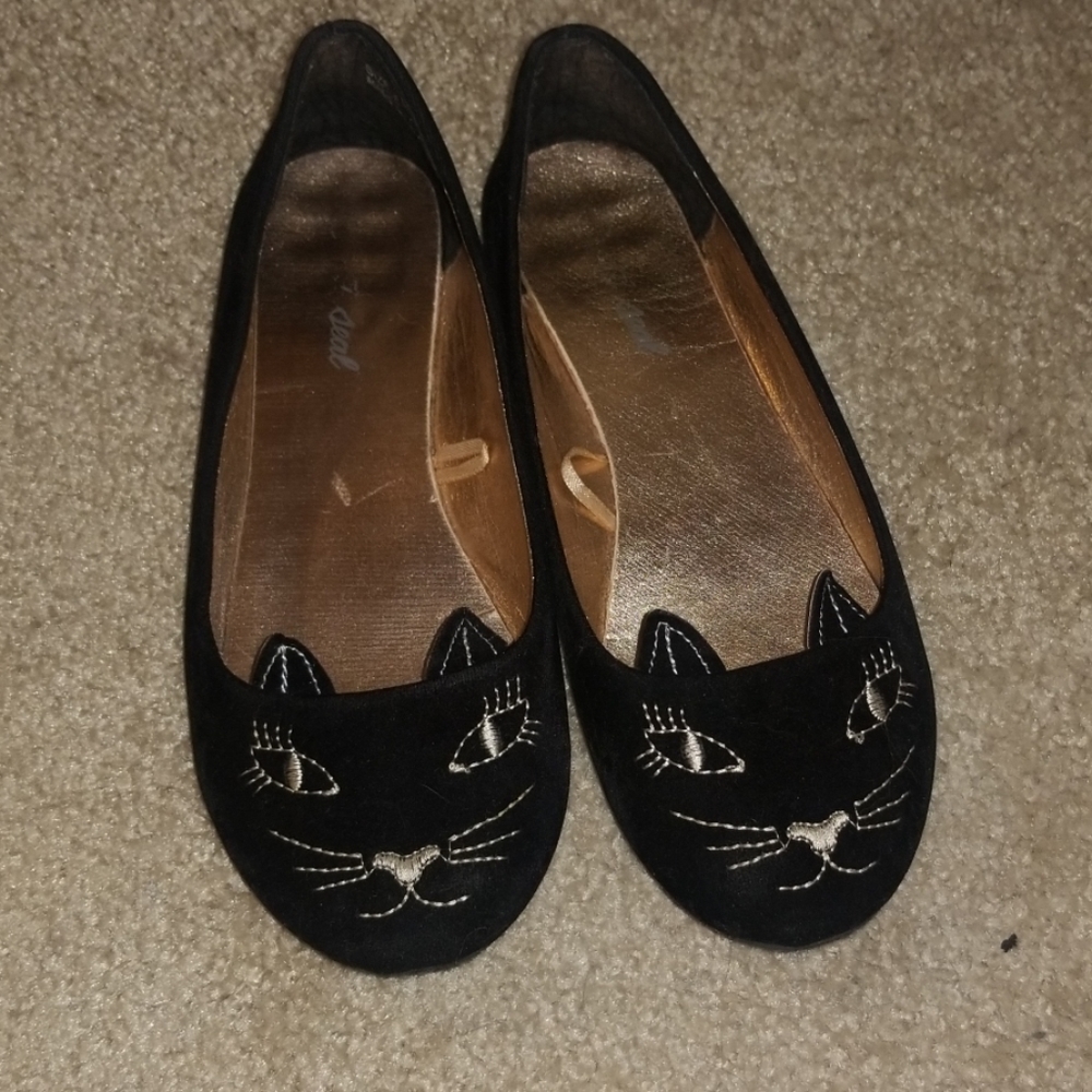 Embroidered Cat Ballet Flats